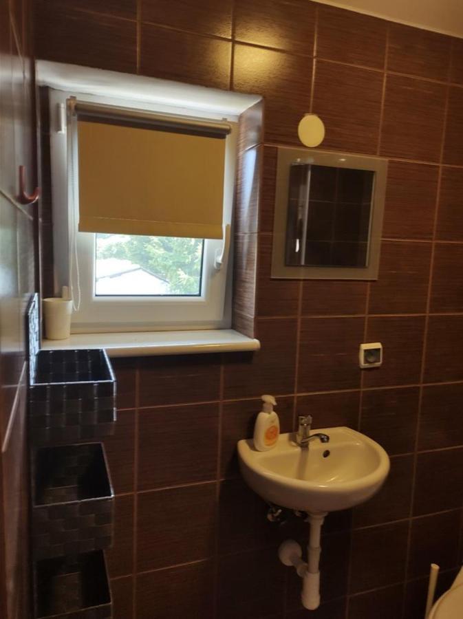 Jeziorna 1 Apartment เยียเล ภายนอก รูปภาพ